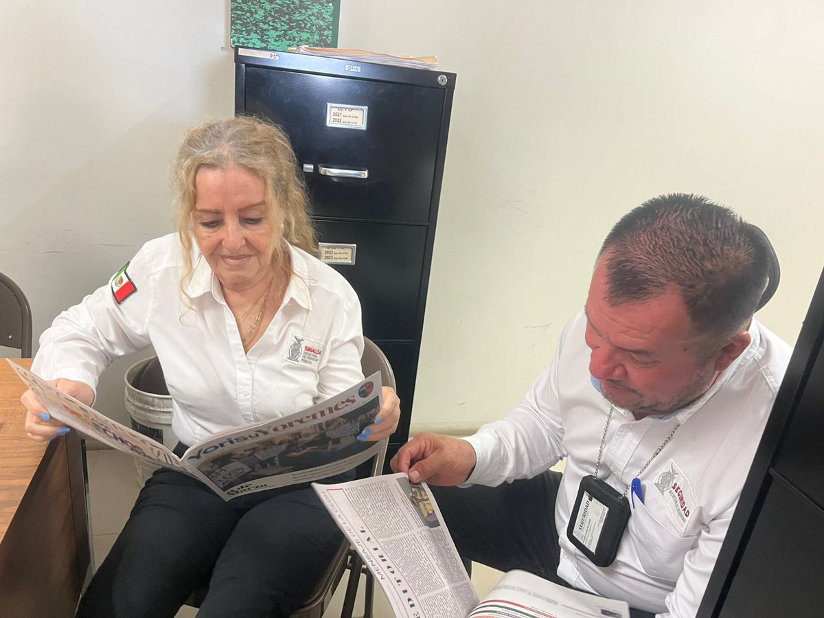 CEDHSinaloa's tweet photo. 📌 Aprovechamos nuestra visita a la Unidad de Asistencia de Preliberados Región Sur, para realizar labor de difusión de nuestro periódico “Yoris y Yoremes”, en Mazatlán 🗞️

#CEDHSinaloa https://t.co/Q4LTrqWNUK