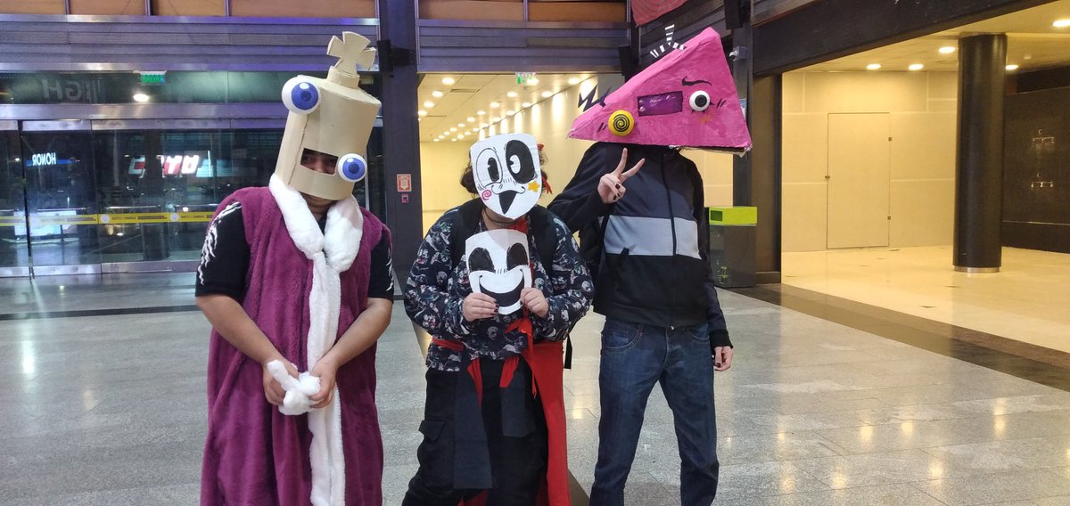 LokenOneThree's tweet photo. Acá estamos (el cosplay de kinger es alguien random que nos encontramos) https://t.co/0g40zorwrR