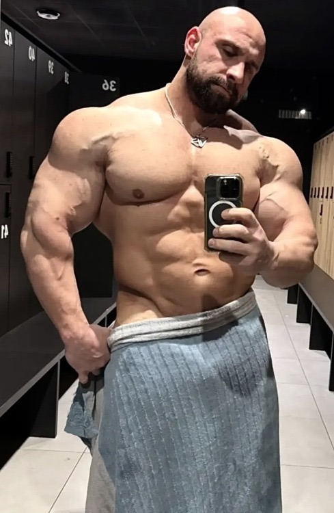 NmusclLustr's tweet photo. Igor Illes https://t.co/jK7qGsM2BD