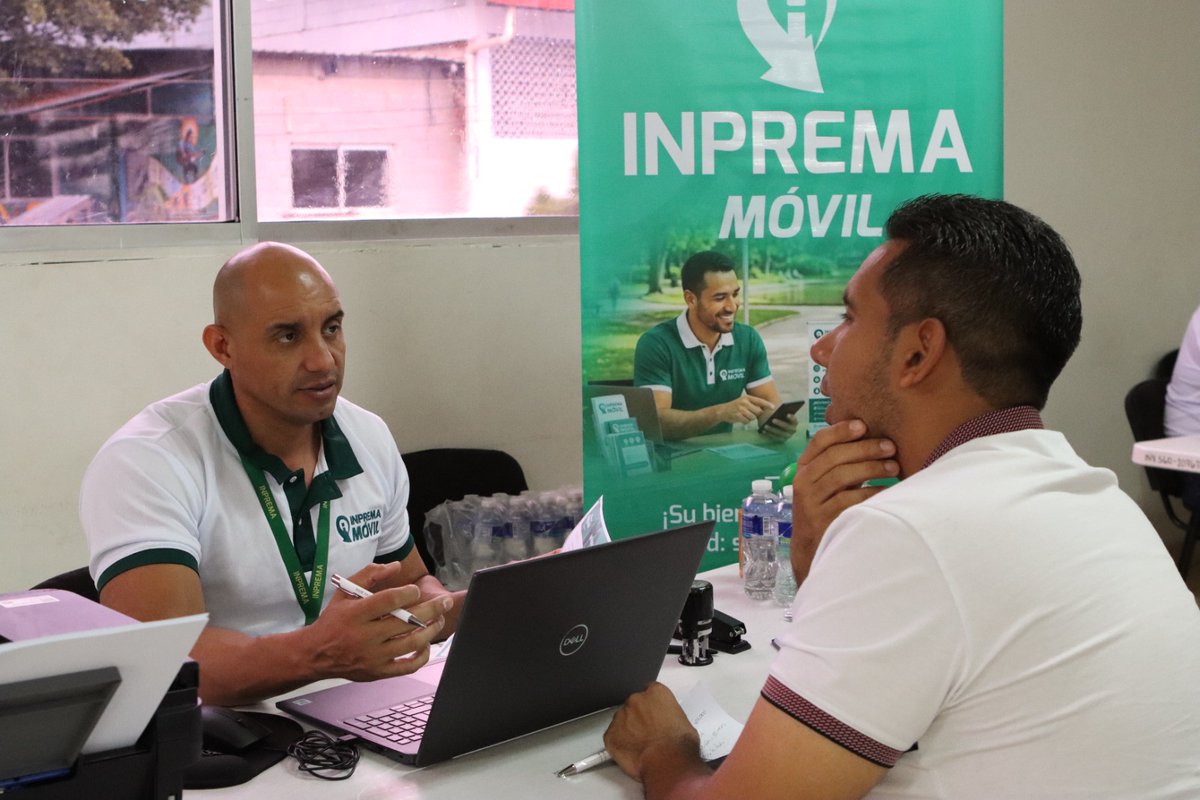 inpremahn_'s tweet photo. 🚍📚 INPREMA Móvil llegó al Instituto Gubernamental España Jesús Milla Selva, acercando al magisterio servicios como préstamos personales, Plan Concreto, actualización de datos y seguimiento de gestiones. 👨🏻‍🏫👩🏻‍🏫

Seguimos trabajando para estar más cerca de los docentes. 💚🇭🇳 https://t.co/jmkYZFAVzL