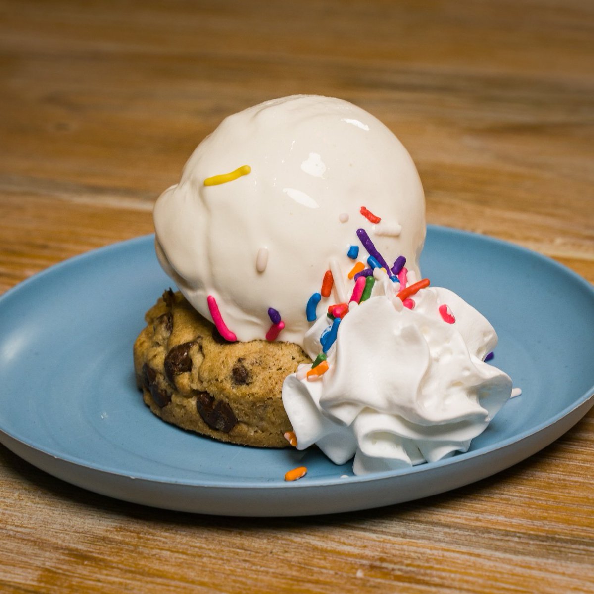 MukaHeladeria's tweet photo. Este domingo es PAJUGÁ CON TODOS ✨ De 2 a 7 p.m. en Soho City Center ✨ Juegos de mesa, mercadito, tómbola y nuestros COOKIE SUNDAES 🍦🍪✨ https://t.co/pG3C420dbj