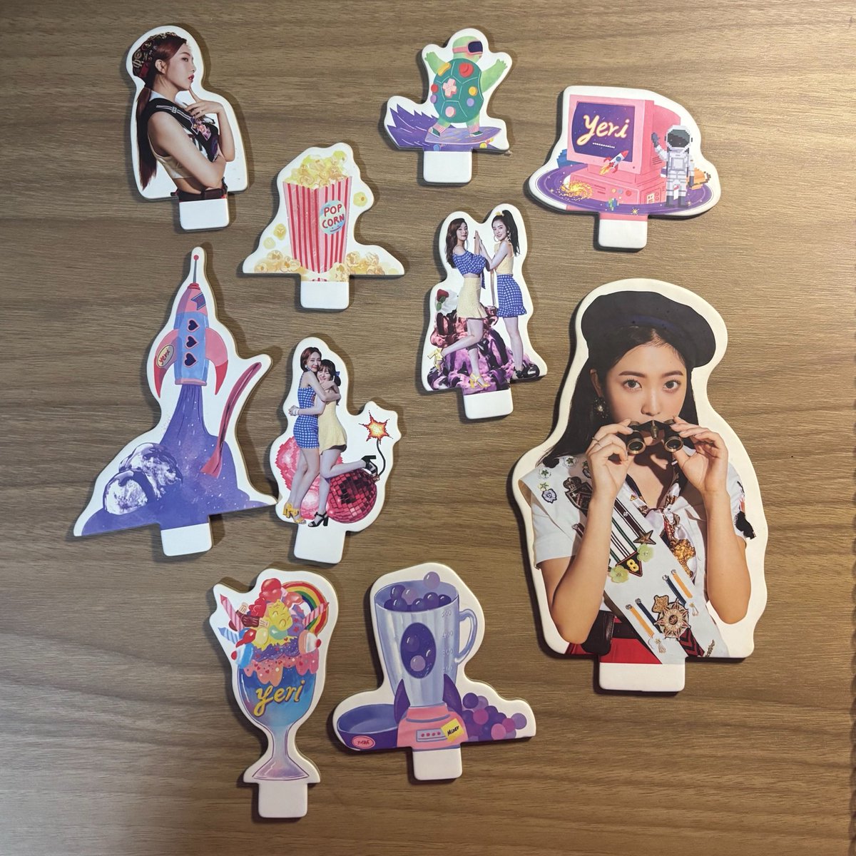 97BAEBAE's tweet photo. 🎀 venda vendo red velvet yeri irene

— álbum summer magic limited da yeri + photocard da irene mascara
— pecinha da yeri e joy
— não acompanha o clear card
— *a sleeve do álbum está avariada*
— feedbacks https://t.co/Brp9MZ5PMo

R$ 200,00 + frete https://t.co/bZoRKpwygA