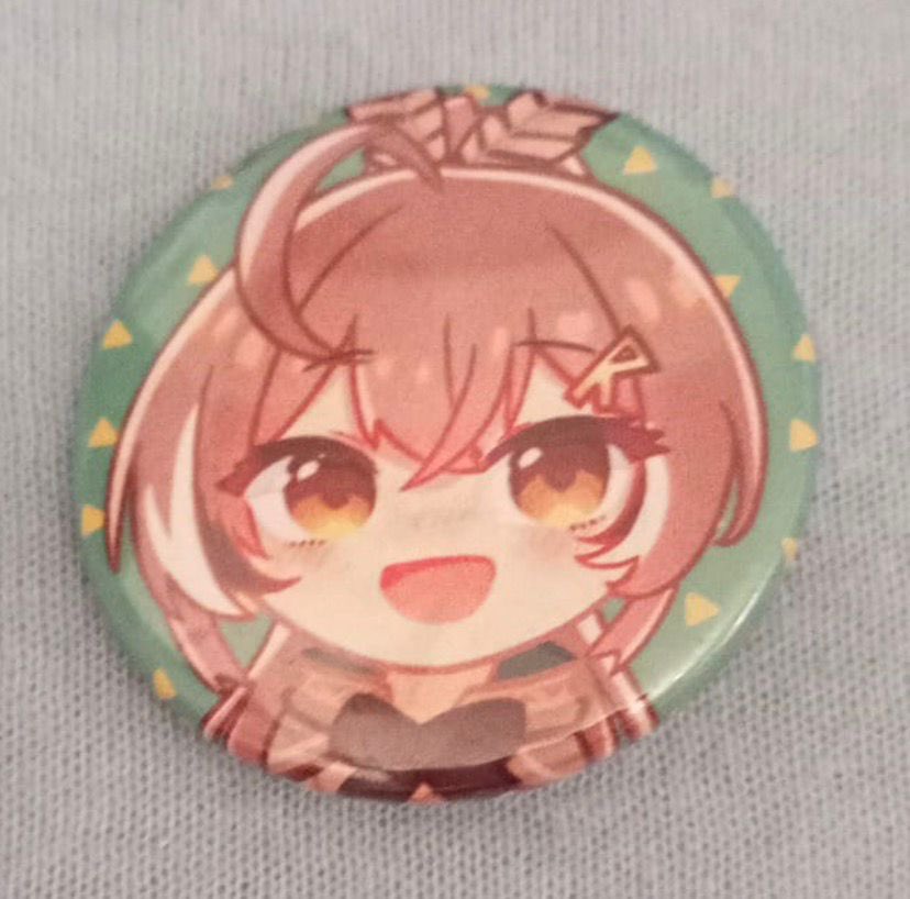irystoclips's tweet photo. Does anyone know the artist that drew these??👉👈
Bought these pins last year at Dokomi (I think)
Any help would be appreciated🙏🙏 https://t.co/PU8yLGXrNM