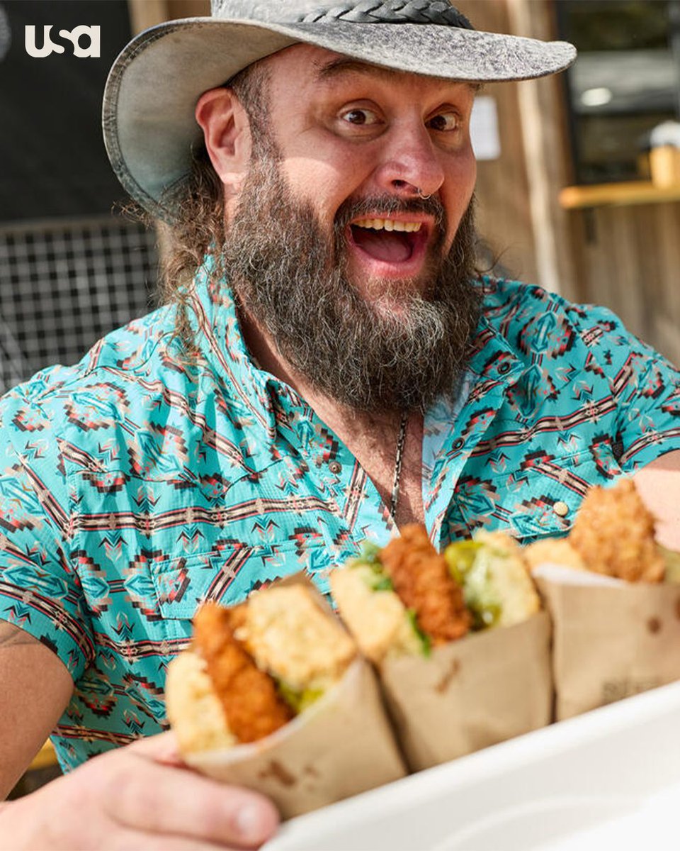 USANetwork's tweet photo. Dive into some delicious eats in Austin. 🤠 #EverythingOnTheMenu is back TONIGHT, Friday, at 8/7c on @USANetwork! https://t.co/6Es83oE8oI