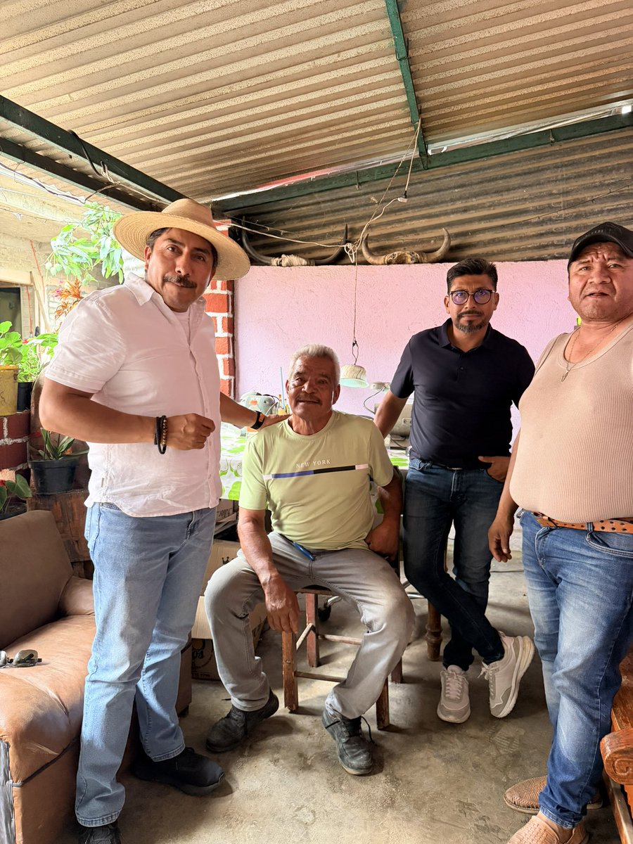 afodepoac's tweet photo. Con grandes amigos del Valle Eteco!! 

#agradecido #etecodecorazon https://t.co/aqIbXHxlxl