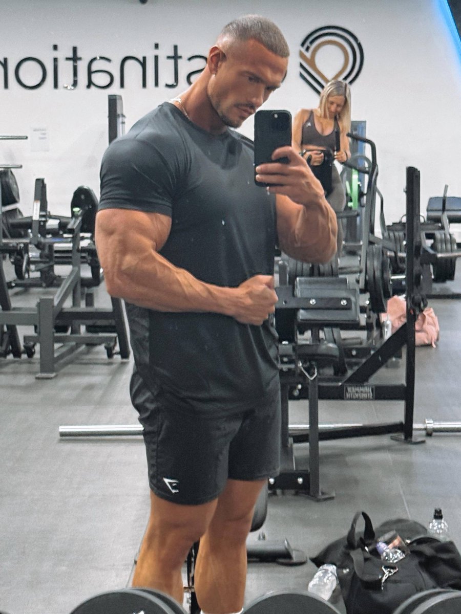 Charlieheavenx's tweet photo. Fitness CEO or OF creator? https://t.co/3wIseVwdwW
