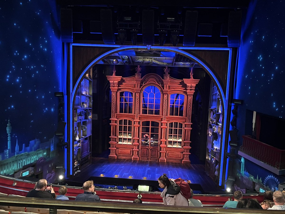 debsknig's tweet photo. Day 254 of my #365HappyDays a swim to start the day, 30 lengths of actual swimming as I couldn’t touch the bottom! 
A most fabulous evening watching the enchanting #Paddington so lovely that @ATGTICKETS put on a relaxed performance, giving the opportunity to many! https://t.co/4EG8sPlgj1