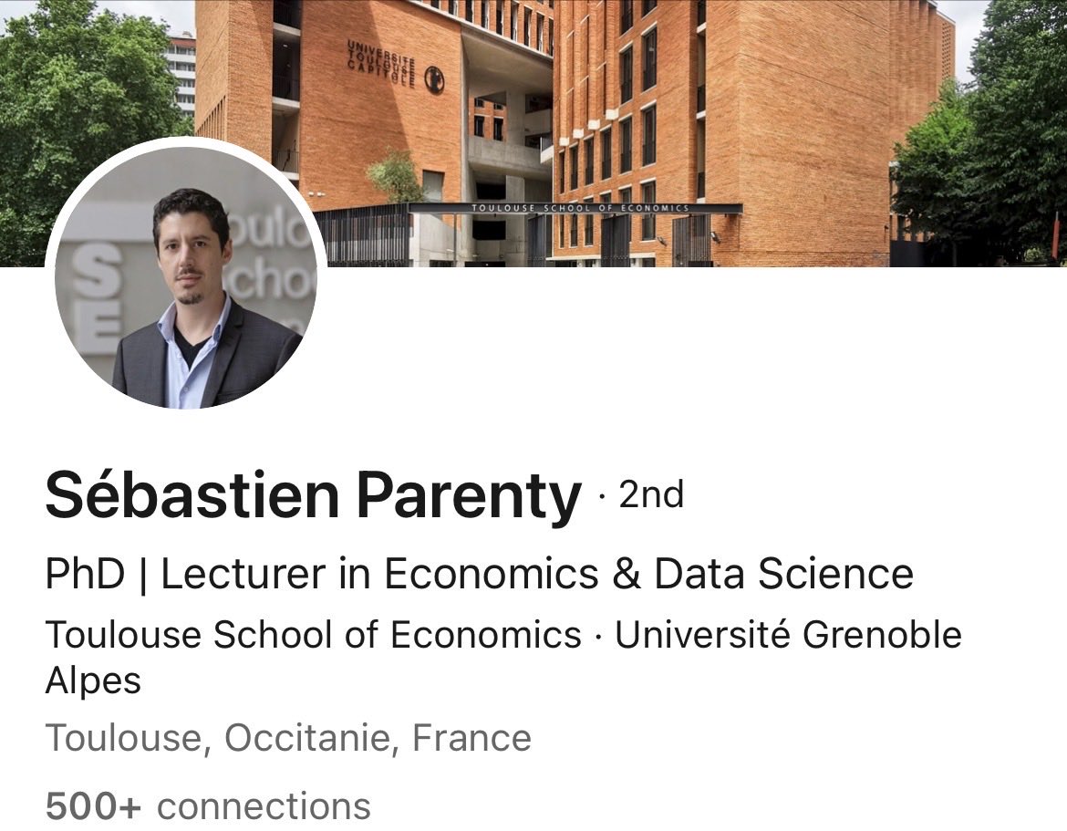 nowAGAF's tweet photo. TSE (@TSEinfo) la fac d’éco de Toulouse engage comme prof un soutien de l’extrême droite italienne pendant qu’elle vire un prof qui s’indigne face au génocide
@PhBaptiste elle est belle ta fac raciste 
NON à bienvenue en France la fac appartient à celleux qui la font vivre (nous) https://t.co/inchqmTvyh