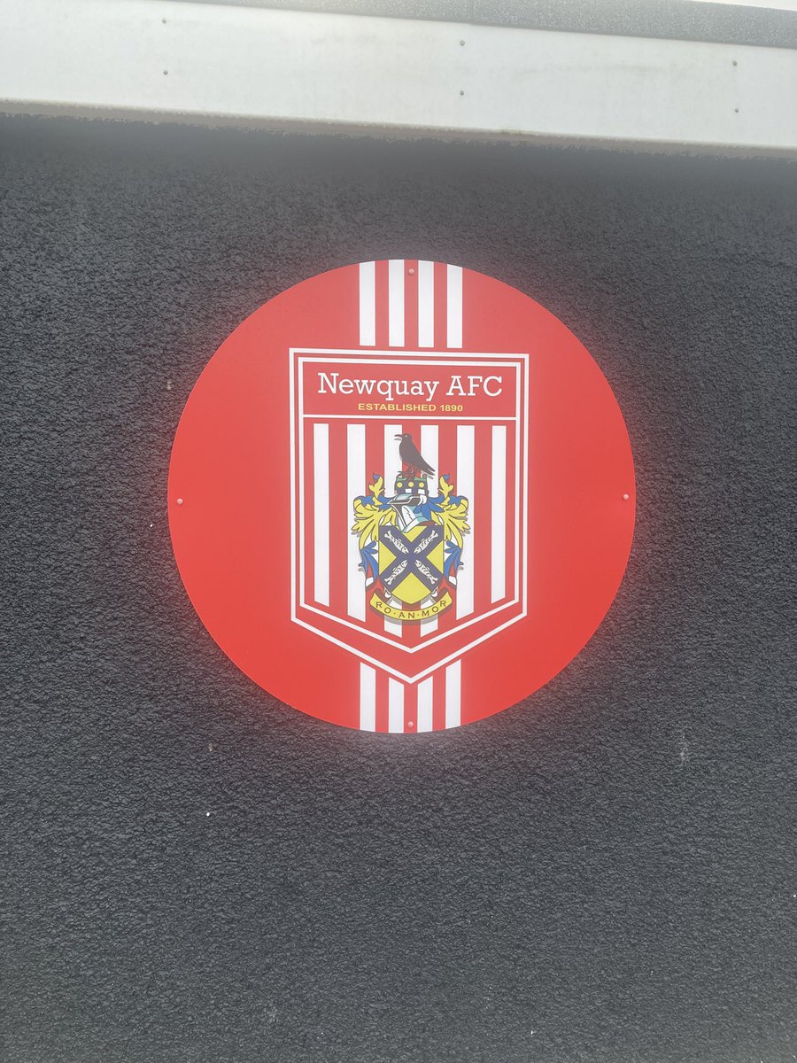 MurrayTerriers's tweet photo. Morning run to the Mount Wise Stadium, the home of @newquay_afc 🍬⚽️🏟️🌅🏃🏻🌊 

Worked out that it’s the furthest west I’ve ever seen a football stadium and the furthest south in the UK! 😅

#NewquayAFC #Peppermints #Newquay #Cornwall #Kernow 🟰🟰 https://t.co/zH7jXkQJav