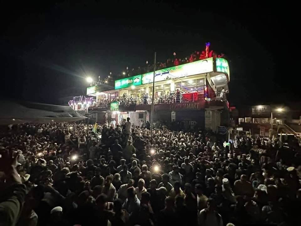 آخری چٹان tweet media