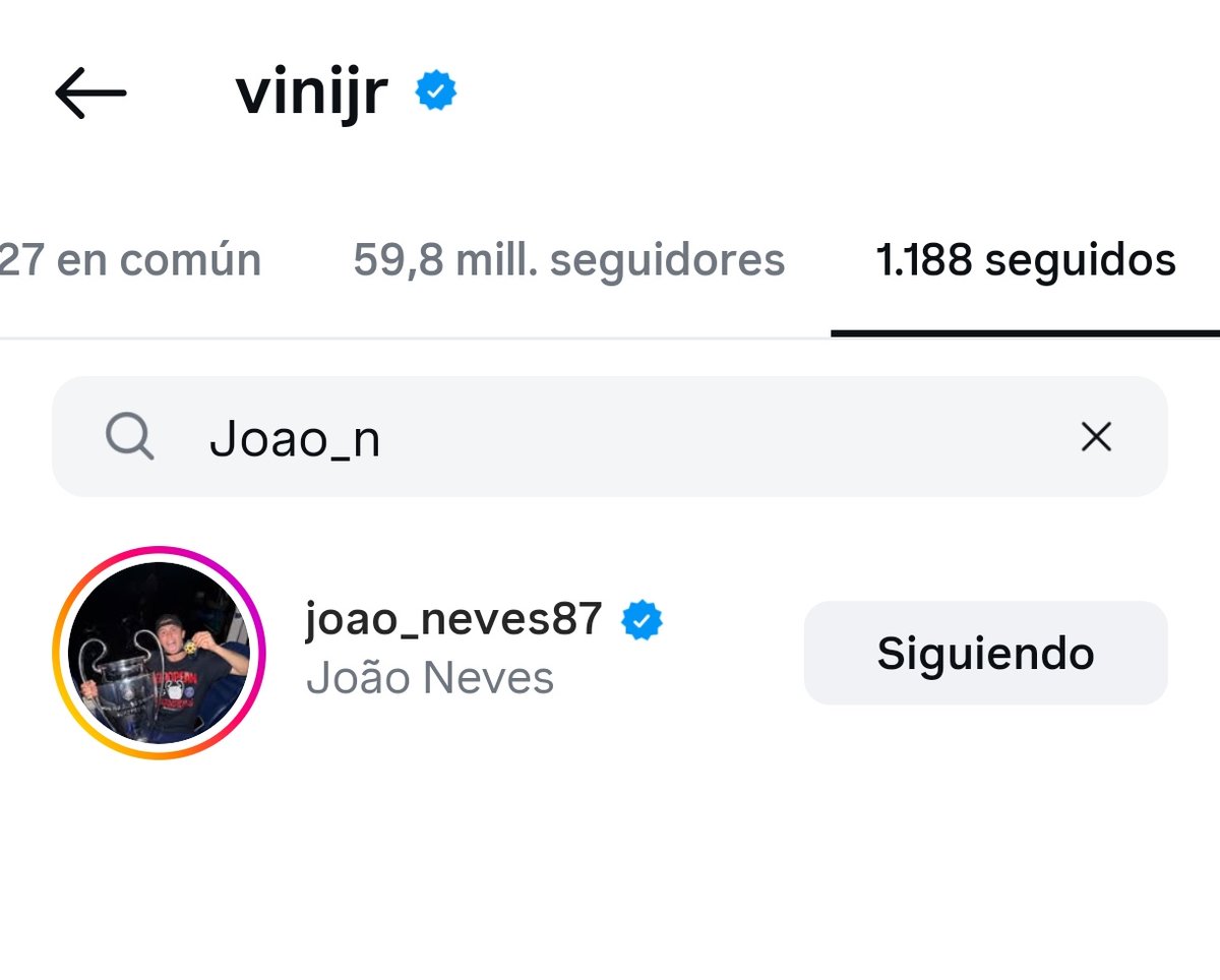 AdriRM33's tweet photo. 💣 VINÍCIUS JR ha empezado a seguir a Joao Neves.

AGENTE VINÍCIUS 🤭 https://t.co/x4lseMJVvA