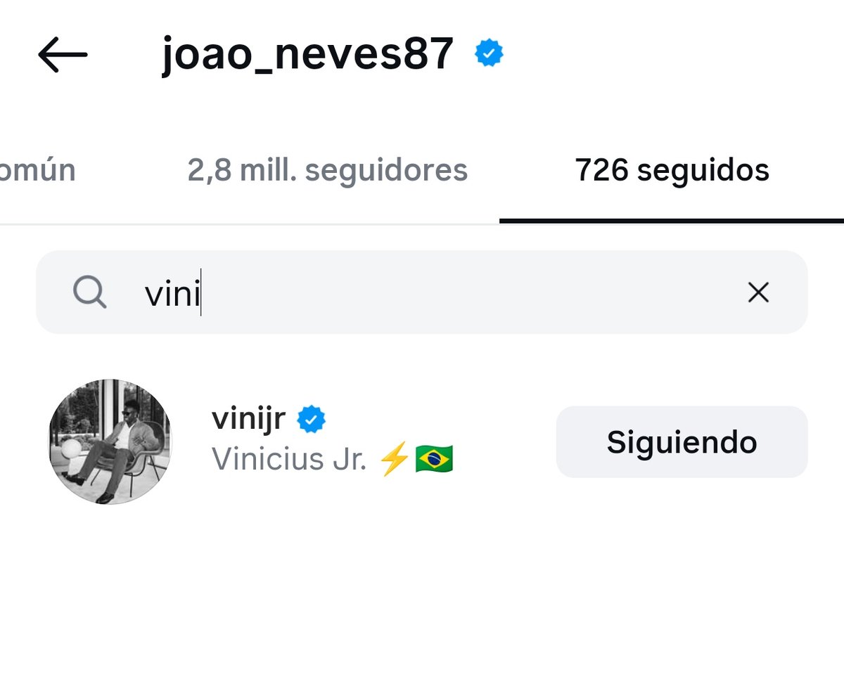 AdriRM33's tweet photo. 💣 VINÍCIUS JR ha empezado a seguir a Joao Neves.

AGENTE VINÍCIUS 🤭 https://t.co/x4lseMJVvA