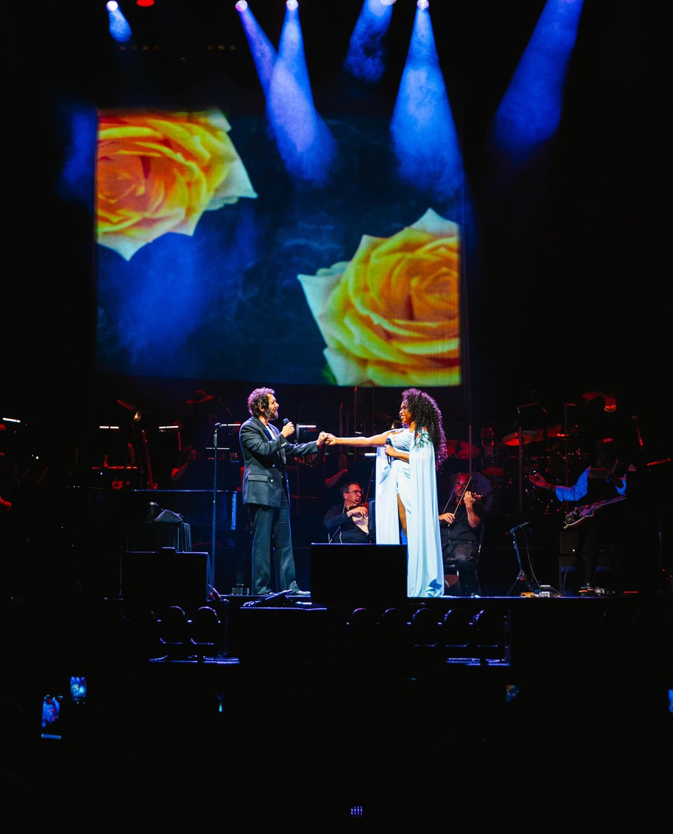 Dj4Jg2's tweet photo. Josh Groban’s #Instagram 2/3
“Torontooooo!!! Epic night 2. I love Canada and I’m overjoyed to have been able to return to so many beautiful fans there who have been with me for 25 years. It won’t be long before I return. I’m so grateful for you guys and I’ll carry the energy you gave me for the rest of the tour. 🫶🏻🇨🇦”