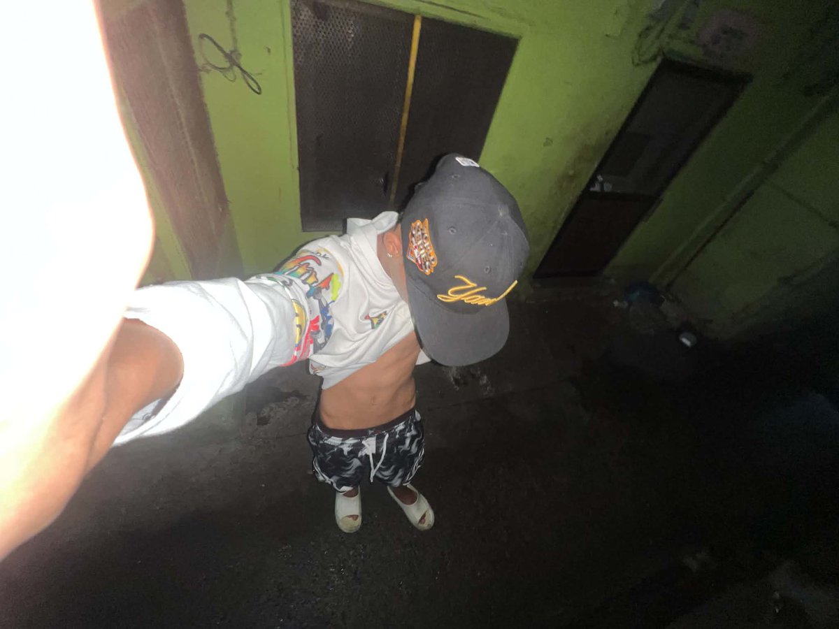 seanmizzu's tweet photo. dilaan moto😋💦 https://t.co/OJbF9beJT6