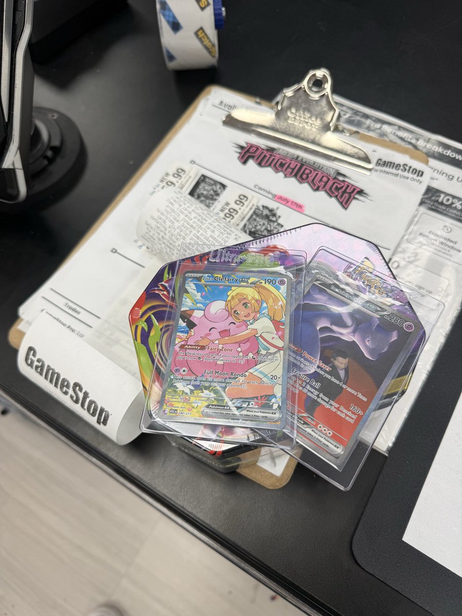 GottaBaggumAll's tweet photo. Dropped off a couple of cards for grading at @gamestop. Please take care of my babies @PSAcard 🙏 https://t.co/281IeCVwva