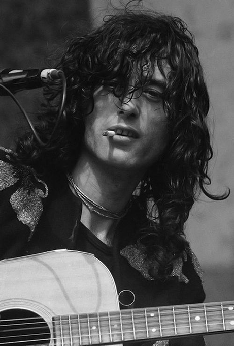 TheExtremeMusi1's tweet photo. Jimmy Page smoking a cigarette. https://t.co/6gg7VkANcq