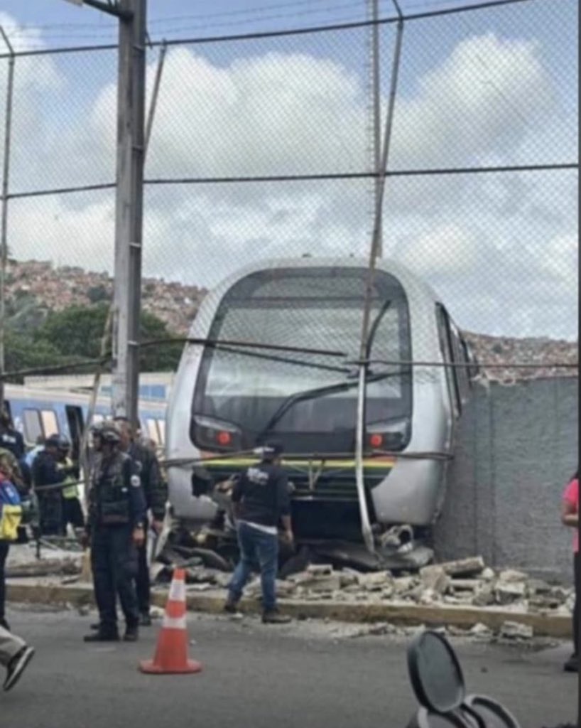 Venequisimo's tweet photo. Viernes de salirse del carril https://t.co/Qedzt0Efhs