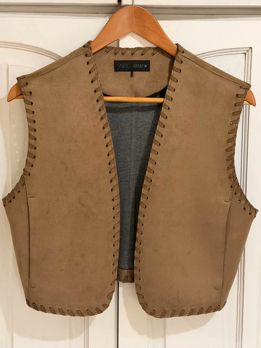 extra_finds's tweet photo. SE VENDEEE
Chaleco Zara
Talle M - $30.000
Estado: Nuevo sin etiqueta
Por @ sofiapozzo https://t.co/yfHrBTrxvl