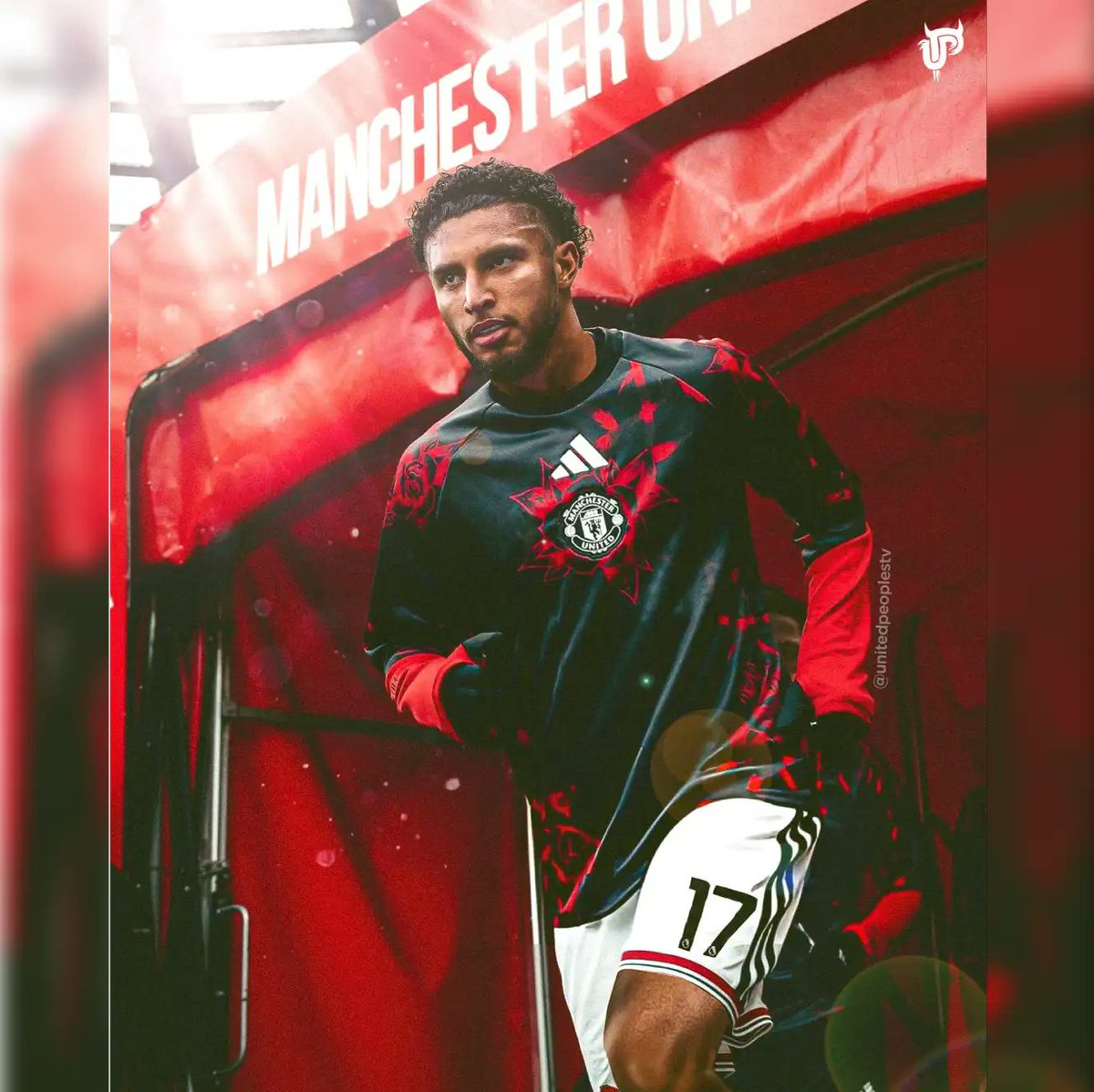 ChineduPri62080's tweet photo. Ederson welcome to Manchester United. Do you believe he can replace casemiro https://t.co/xcDSrNjSOs