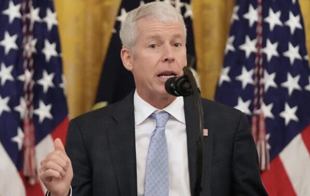 MOSSADil's tweet photo. IRAN RESOLUTION KEY TO LOWER GAS PRICES

US Energy Secretary Chris Wright says lasting reductions in gasoline and diesel prices depend on resolving tensions with Iran and increasing oil flow through the Strait of Hormuz. https://t.co/jVQoju50XO
