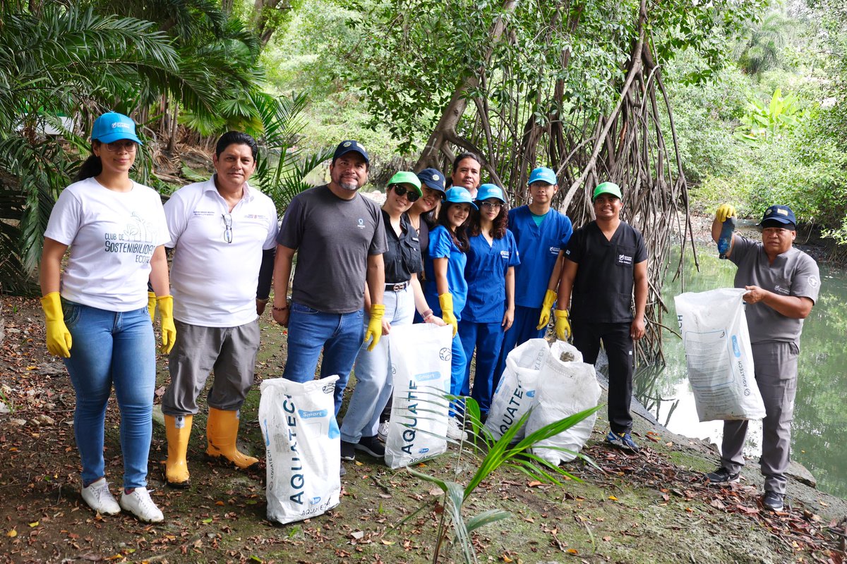 CI_Ecuador's tweet photo. Hoy nos sumamos a la limpieza y reforestación con 205 mangles🌱 en un ramal del Estero Salado junto a @MAATE_Zonal5, @UnivEcotec, sector privado y academia.

Una jornada que fortaleció la conciencia ambiental: semilla de toda acción climática

#DíaMundialDelAmbiente
#PorElClimaYa https://t.co/ksViA2oq7j