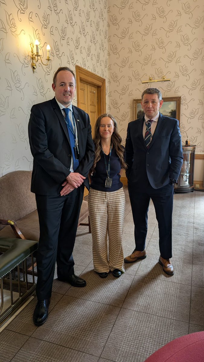 ScotsPolFed's tweet photo. SPF Chair David Threadgold met with volunteer Police Officers this week to ensure the voice of the Special Constables continues be heard #volunteersweek #asco https://t.co/QaGWDJQl9I