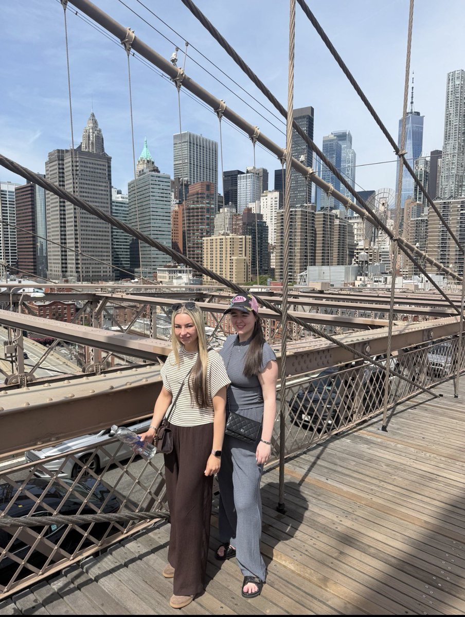 caitlin438's tweet photo. New york🤍 https://t.co/AuFqFCoP0x