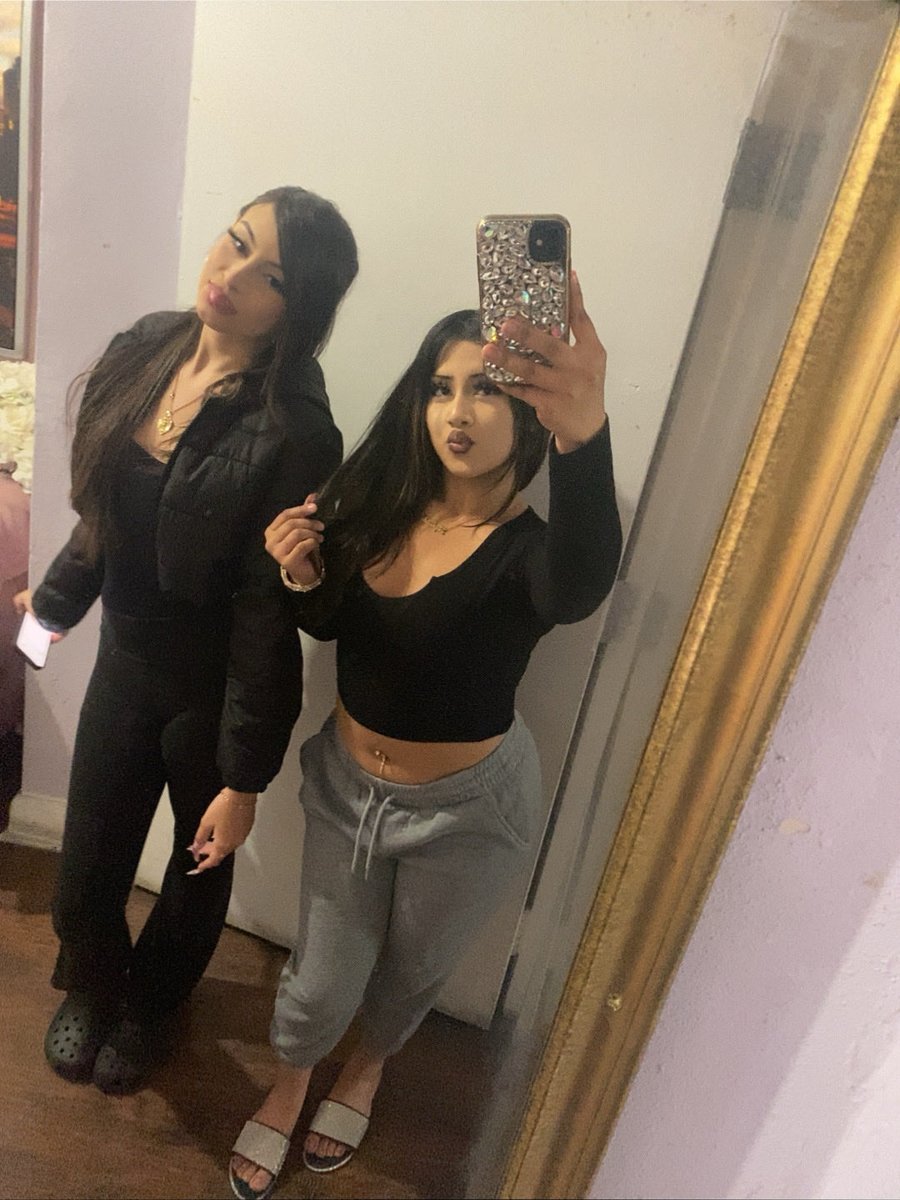 steffybaee's tweet photo. Snowbunny &amp; Latina combo😍 Wanna see our exclusive spicy videos?🥵 Text me https://t.co/YElPXx2ZYE