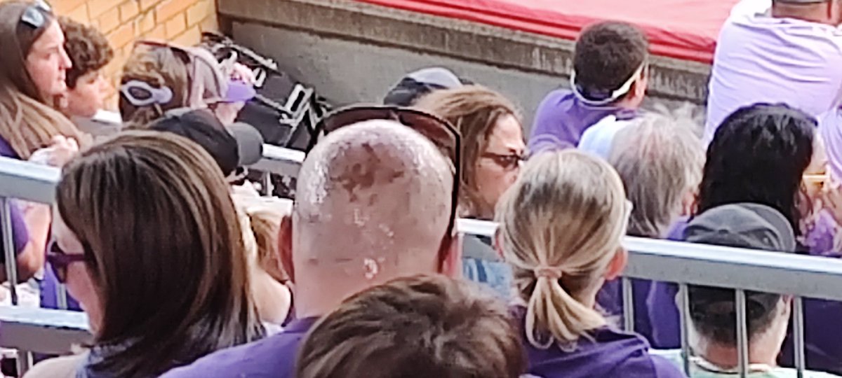 Bryan612Princ's tweet photo. What a dad will do to support his daughter. Nothing like covering your head in glitter. Let's go Bears as we lead Licking Valley 1-0 after 3 innings.
#BryanBuilt https://t.co/T8OMzzR97v