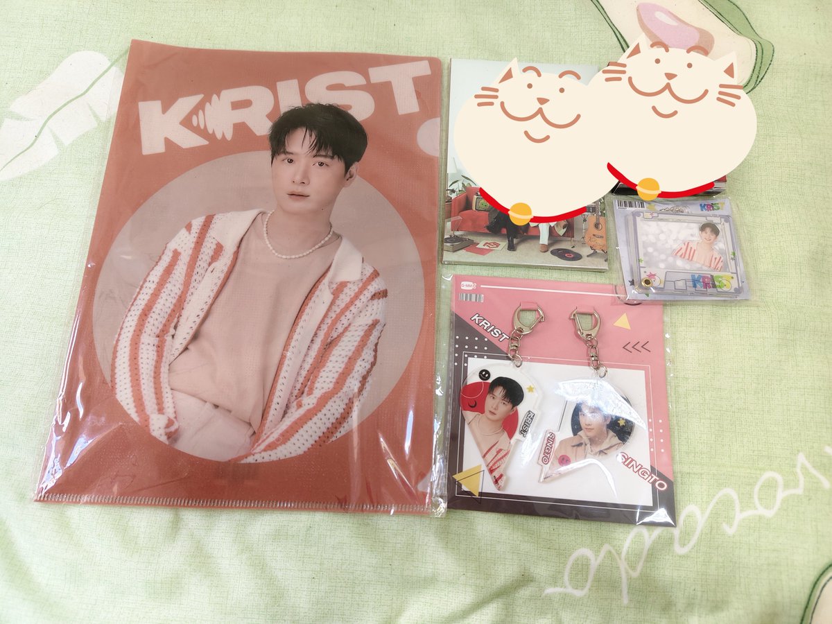 faikai91's tweet photo. อย่างละ 100 บาท 
ค่าส่ง 50 บาท
#ตลาดนัดgmmtv
#ตลาดนัดคริสสิงโต
#คริสสิงโต https://t.co/NNknNgyDH6