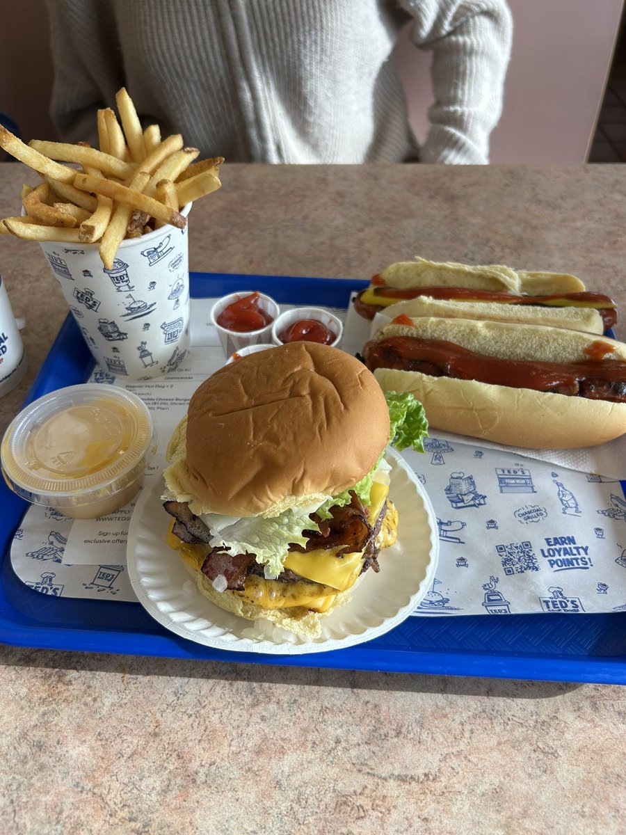 new_setty's tweet photo. Been lacking lately,

#SettyEats from the past couple weeks!!! https://t.co/sCkCqM0kXn