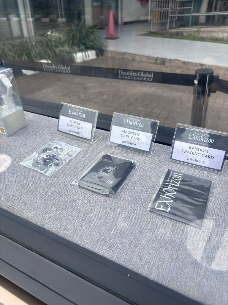 baekkholic's tweet photo. EXHORIZON Jakarta Concert Merch! 🫶🏻 https://t.co/yYLEmO70bc