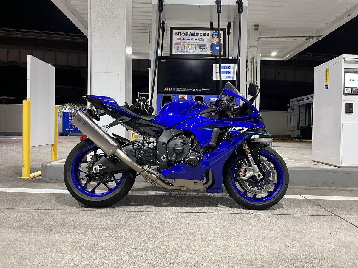 2ndLife_honJ's tweet photo. MT-10もとても良いバイクでしたが購入する機会を手に入れてしまったのでR1買っちゃった

今回買ったマフラーは個人的大当たりでとても満足 https://t.co/SmCoLBaYfK