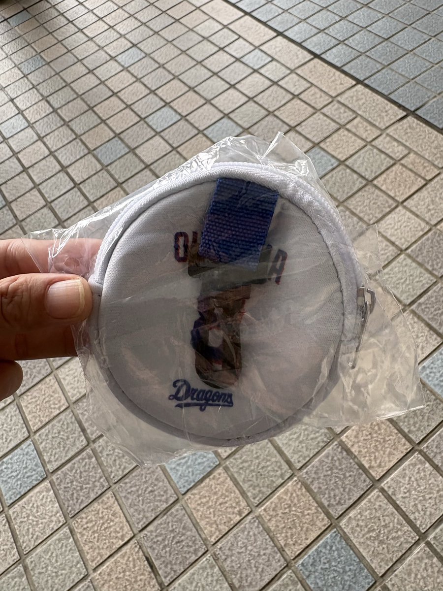 gureco16's tweet photo. 6/6 現地バンテリンドーム

求：買取　or    3.5.55
譲：8

#ドラゴンズガチャ　#バンテリンドーム　#マルチケース https://t.co/M0Pp6N1Csb