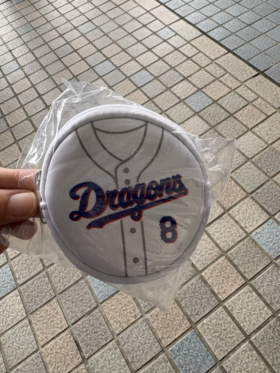 gureco16's tweet photo. 6/6 現地バンテリンドーム

求：買取　or    3.5.55
譲：8

#ドラゴンズガチャ　#バンテリンドーム　#マルチケース https://t.co/M0Pp6N1Csb