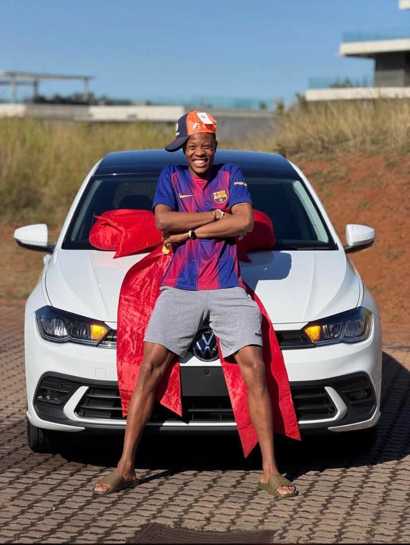Constitution_94's tweet photo. Ingane kaGogo has finally bought himself a car &amp; a licence 

🙌🏾🙌🏾
#OrlandoPirates #UpTheBucs #OnceAlways #UpTheBuccaneers https://t.co/kpQHlg912O