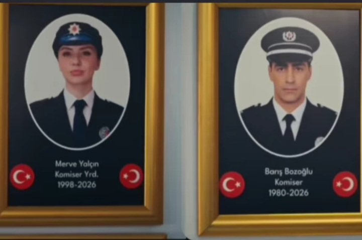 Fato973897's tweet photo. #MerBar 💔🥀
İçim hâlâ kabul etmiyor... Sonları böyle olmamalıydı. Onca acıdan, onca mücadeleden sonra birbirlerine kavuşup mutlu olmayı hak etmişlerdi. Şimdi geriye sadece kalbimdeki boşluk ve kocaman bir özlem kaldı. 🥺
#merveyalçın #barışbozoğlu #merbar https://t.co/jdQJzY4MQt