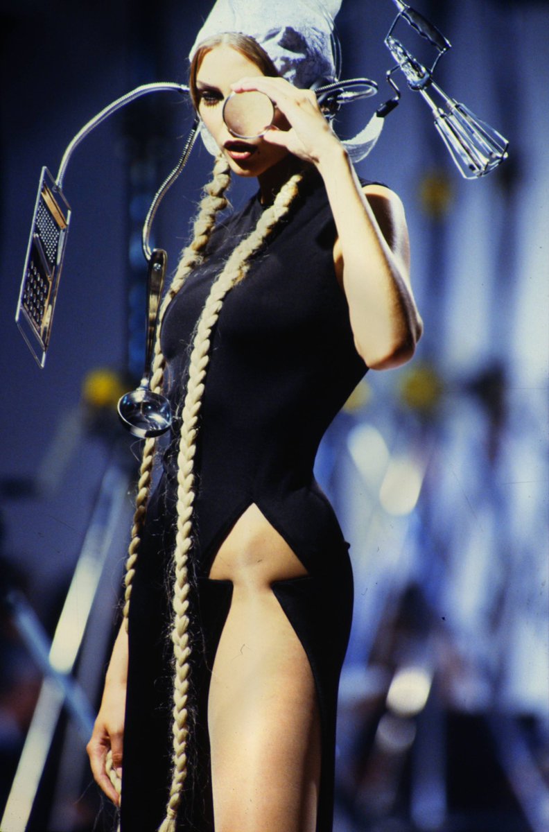 deilvs's tweet photo. Jean Paul Gaultier Fall/Winter 1992 https://t.co/3lh19m5coF