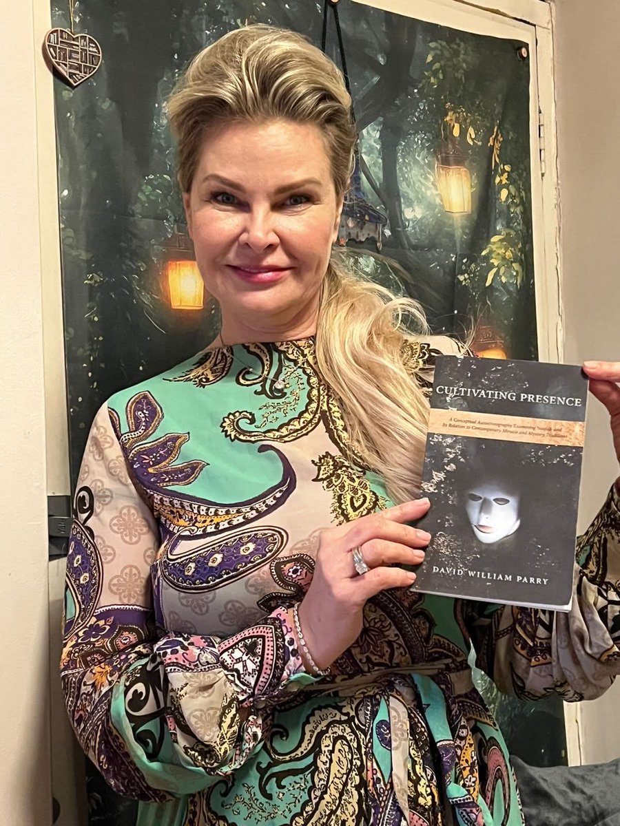 dparry777's tweet photo. My Russian friend Natalia with a copy of my book Cultivating Presence! https://t.co/AfEky7qQXr