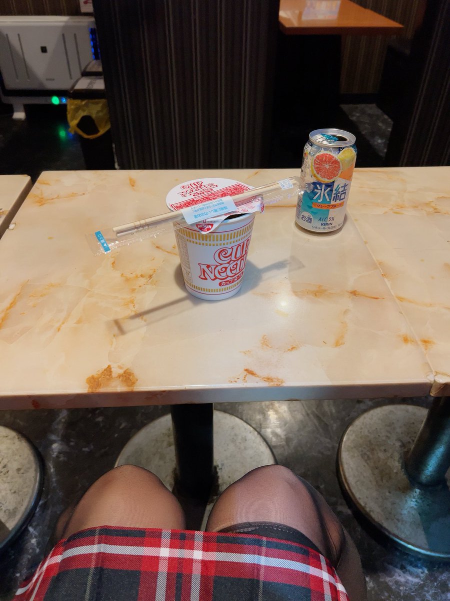 megumiroid's tweet photo. 久しぶりの無断外泊💦
とりあえず、朝ごはんやな！
#池袋アウル https://t.co/EsaxzU1v97