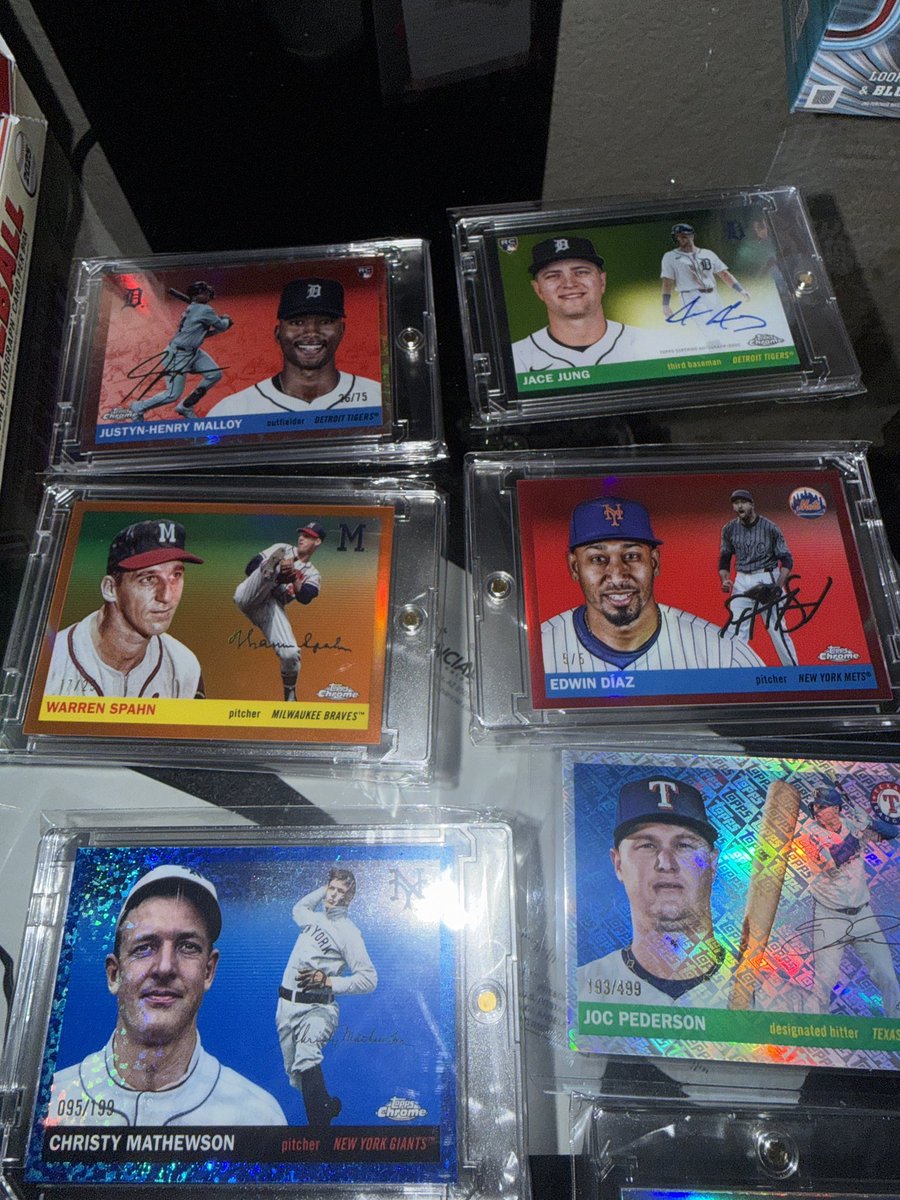 chctor11's tweet photo. One Hobby box later 🔥 @CardPurchaser https://t.co/zTV13WAYmA