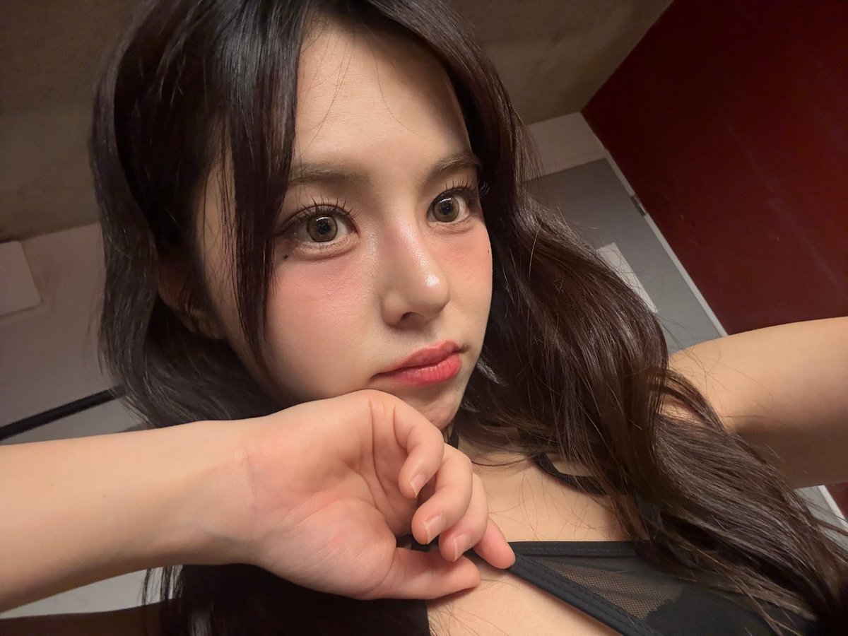 euarchived's tweet photo. b.stage update 🐈‍⬛🖤 https://t.co/fb8ueV7raA