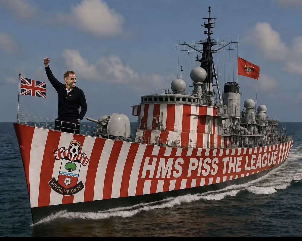 kierannkater98's tweet photo. All aboard the spy boat 🕵️‍♂️ #SaintsFC https://t.co/ZO9T0k6AY0