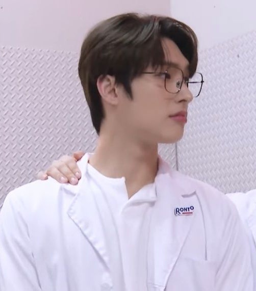 yeoyungism's tweet photo. NICOLE IS COOKING HARD W THIS🙏
lemme add to this glorious drabble: say they are both famous surgeons w different approaches so everyone expects them to clash, &amp; THEY DO, but ofc their surgery is successful +a nurse asks yh if they hate eo &amp; yh is like "no. that's the problem."🫠 https://t.co/KXwYCWrI2c