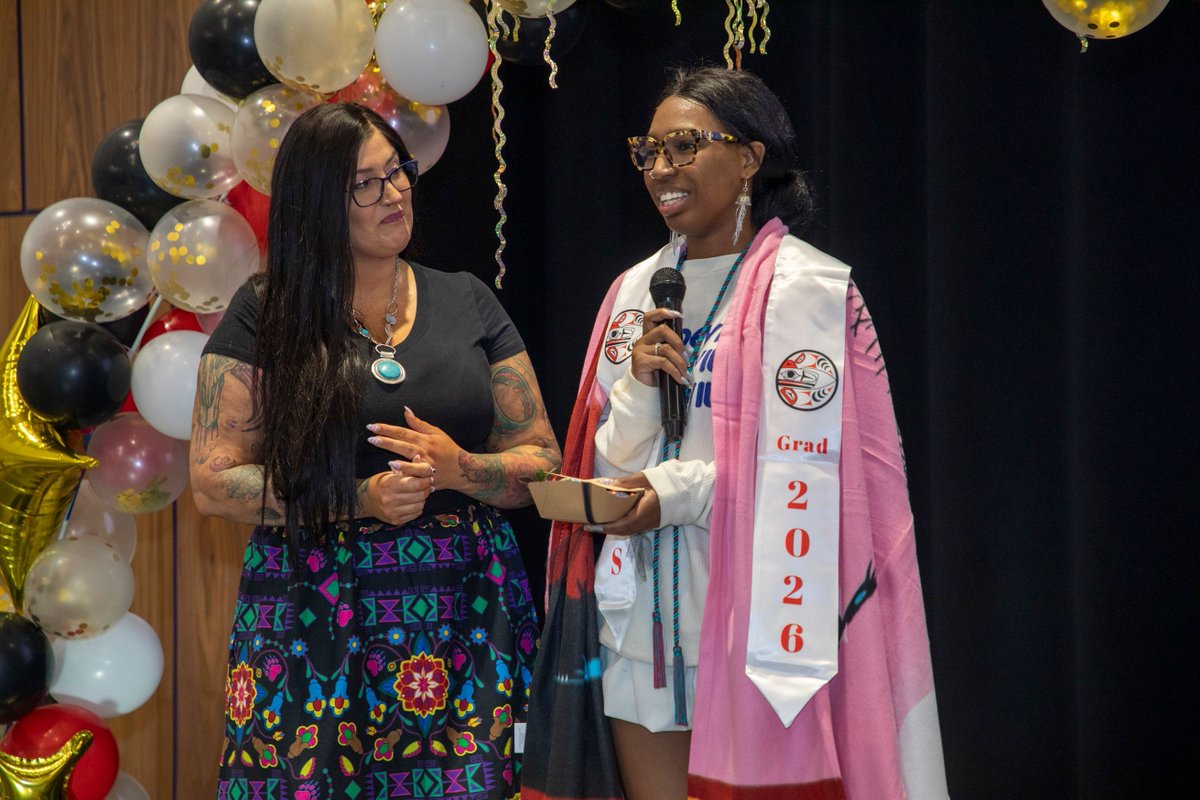 FWPS210's tweet photo. 🌿 Honoring Native excellence! FWPS celebrated 37 Native seniors with cultural traditions, gifts, and treats prepared by FWHS culinary students. Seniors also recognized impactful staff with heartfelt words. Learn more at https://t.co/DAKV2nMEFv 

🎓✨ https://t.co/YxQmm5txY5