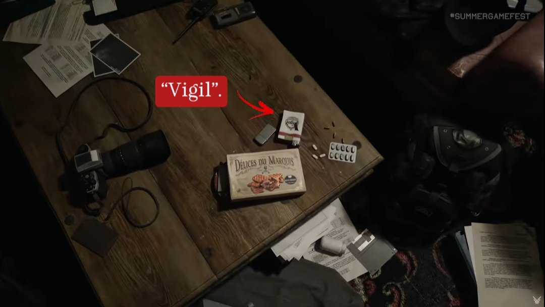 RacconSurvivor's tweet photo. And it's finally here, Code Veronica remake.
One of the greatest OG titles, with its rich story, epic soundtrack, &amp; brilliant atmosphere. There's already a few “niche” details in the trailer, from Chris' apartment, the dragonfly colour, &amp; expanding(?) Hunk's role. (1/7) #REBHFun https://t.co/Ml3uOnIa7y