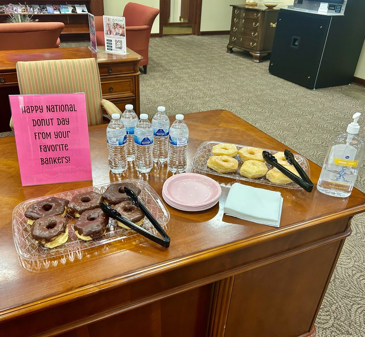 firstcnb's tweet photo. We sprinkled a little extra sweetness into the day! We celebrated 𝐍𝐚𝐭𝐢𝐨𝐧𝐚𝐥 𝐃𝐨𝐧𝐮𝐭 𝐃𝐚𝐲 with some well-deserved treats 🍩

Member FDIC https://t.co/FEymhMLxE3