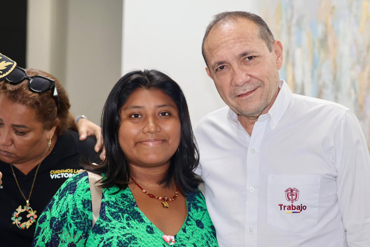 AntonioSanguino's tweet photo. Con diálogo social y una defensa firme de los derechos laborales, ganan las y los trabajadores, las empresas y el país.

Gracias a la mediación de nuestra Dirección Territorial de La Guajira de @MintrabajoCol, liderada por Jorge Guevara, se logró superar las tensiones recientes en El Cerrejón, garantizando la estabilidad laboral de cientos de trabajadores y la continuidad de la operación.

La protección de los derechos de las y los trabajadores sigue siendo una prioridad para el Gobierno del presidente @petrogustavo. Los reconocimientos expresados hoy por los trabajadores en la audiencia pública de @sintracarbon demuestran que el diálogo, la concertación y la acción institucional producen resultados concretos.