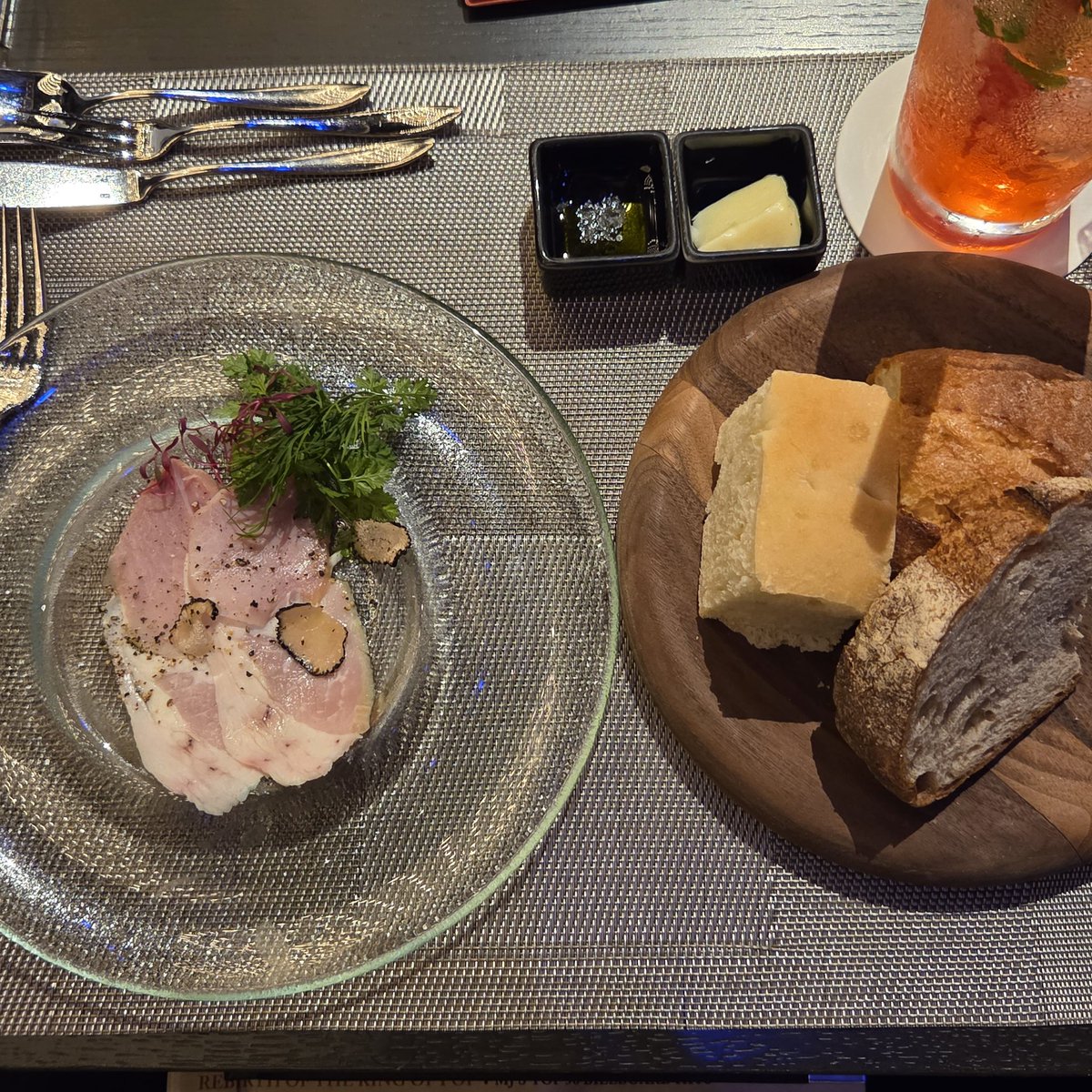 MOCMOC_METAL's tweet photo. .
2部(の食事w)

(コース頼んだw　たくさん食べたw)

(610の日よりも前に、ようやく写真アップできましたw)

武藤彩未
#武藤彩未 
#ビルボードライブ横浜 https://t.co/bNMmoOgLsx