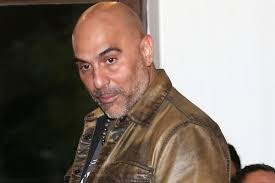 RAFAGA301's tweet photo. Muere Abraham Pérez, el licenciado en La Familia P. Luche. Hasta este actor tuvo mejor carrera artistica que el inútil parasito @PelonGomis 🤣🤣🤣 https://t.co/aqJmQTkIgW